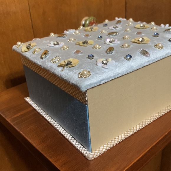 DAISY FUENTES - Gorgeous Blue Jeweled Jewelry Box - Picture 15 of 16